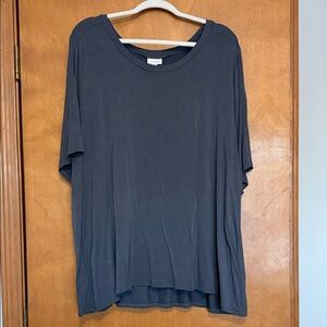 LulaRoe Gray Top (boyfriend T)